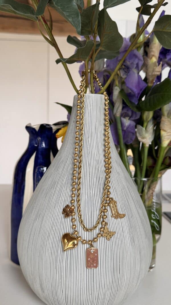 Collier Lara