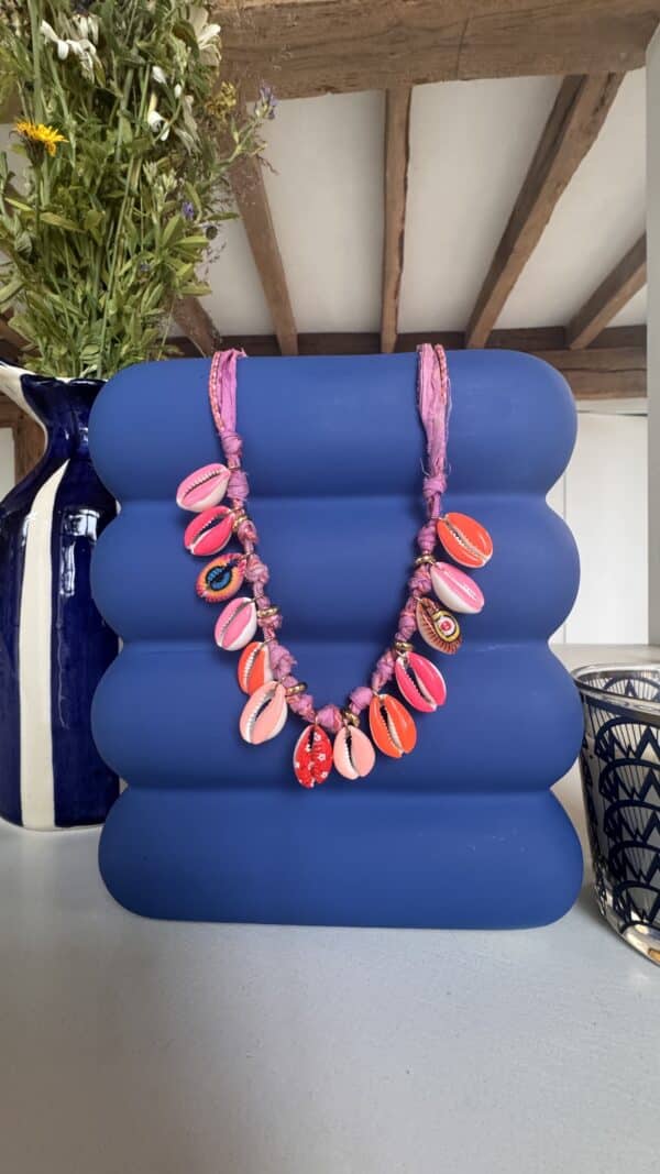Collier cordon rose