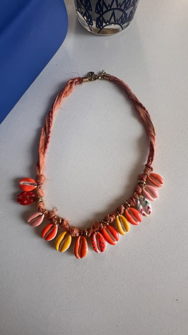 Collier cordon orange – Image 2