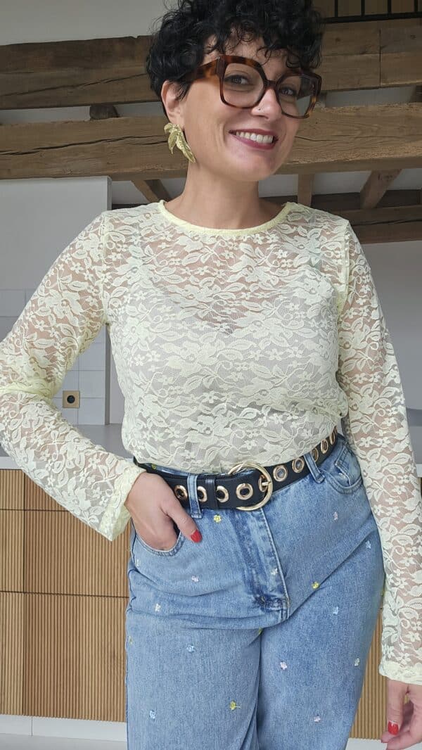Top dentelle jaune