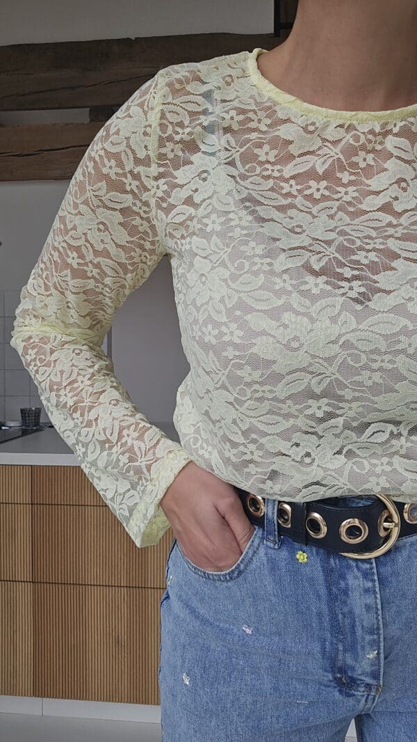 Top dentelle jaune – Image 3