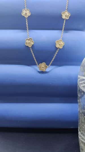 Collier Flora