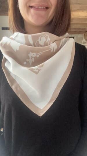 Carré de soie Samina