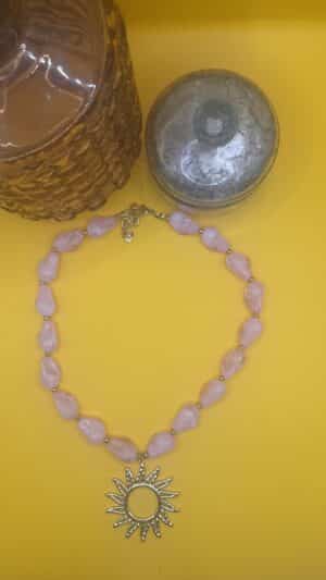 Collier soleil rose