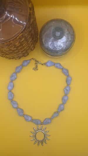 Collier soleil bleu