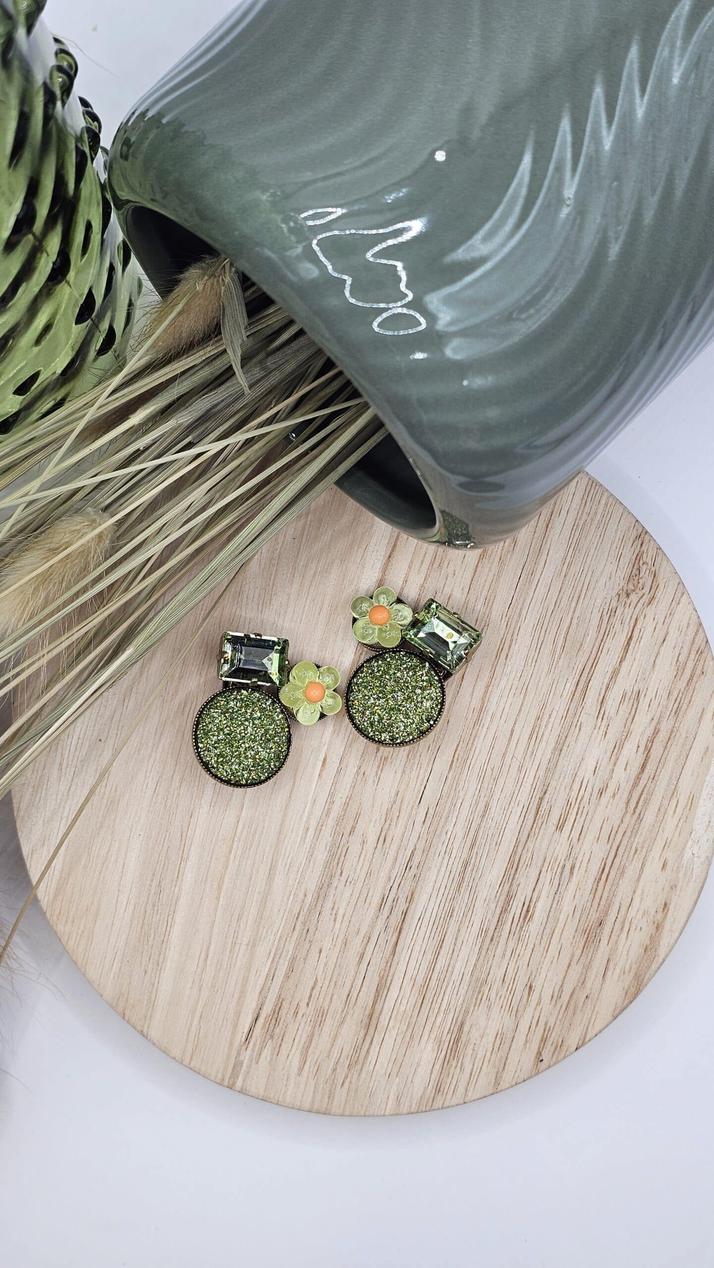Boucles d'Oreilles à clip Laya vert – Image 2